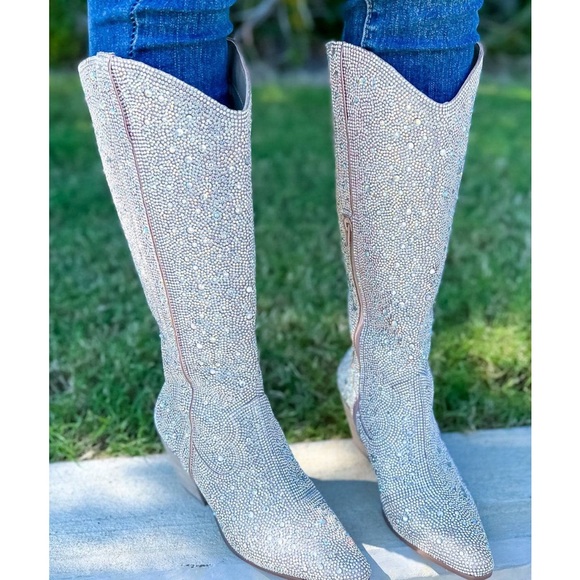Stunning Nashville Rhinestone boots. With zipper closure. - Picture 11 of 12